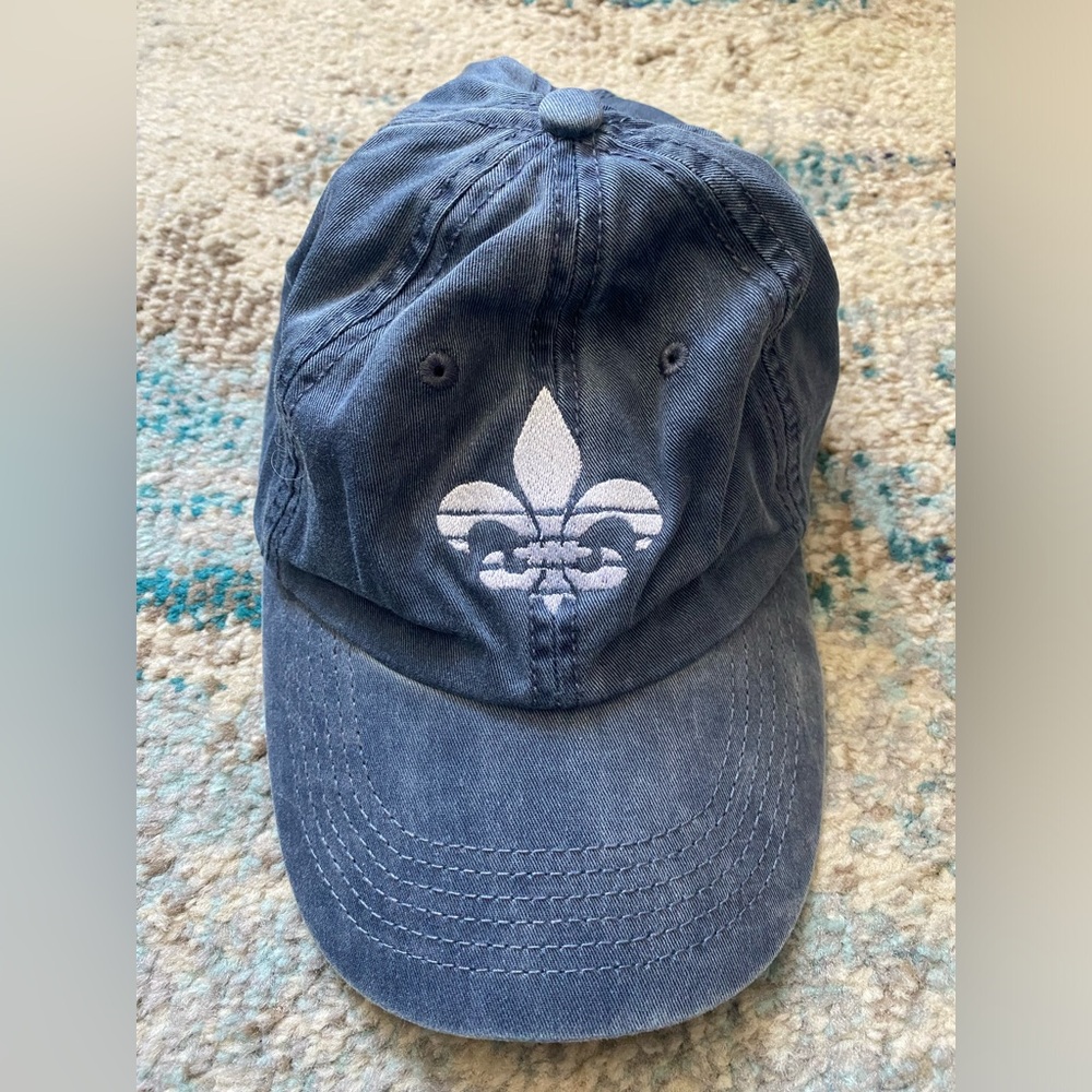 Weathered Denim Looking Fleur De Lis Hat - Blue